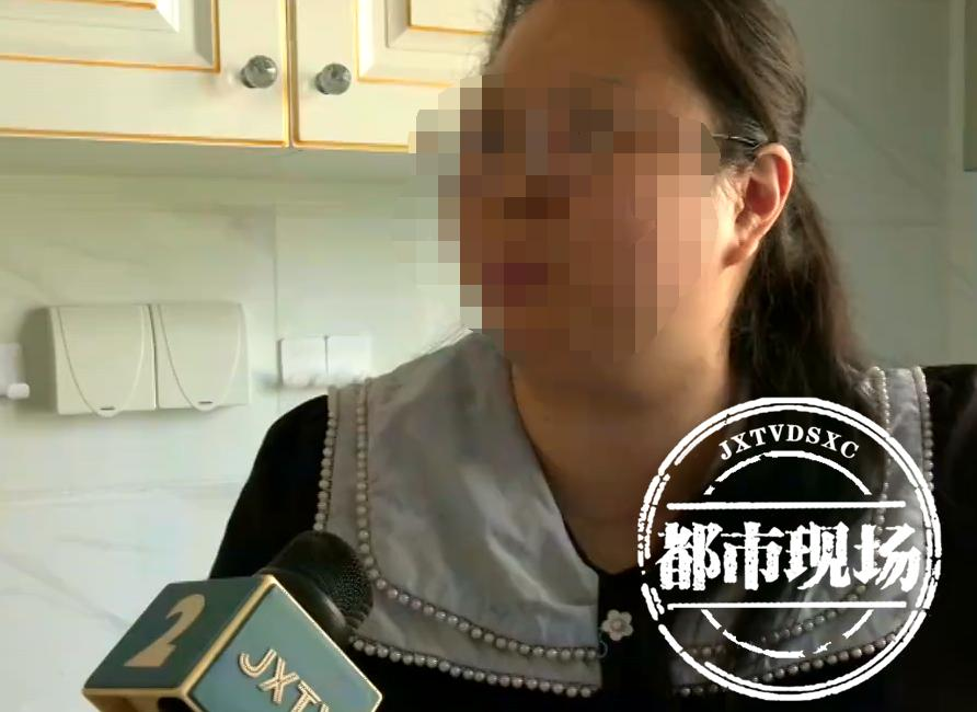 惊爆！花1.8万封阳台装落地窗，全家头晕反胃，商家竟称“正常”？