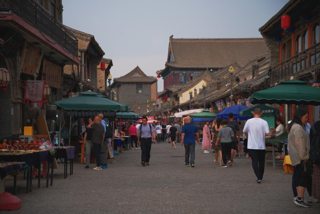 塞上老街烟火气：呼和浩特文旅新地标，千年古街焕发青春活力